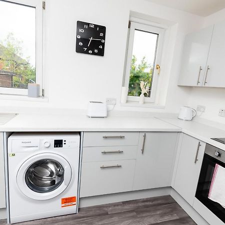Greenbourne - 4 Bedrooms Sleeps 8 Free Parking Gateshead Exterior photo