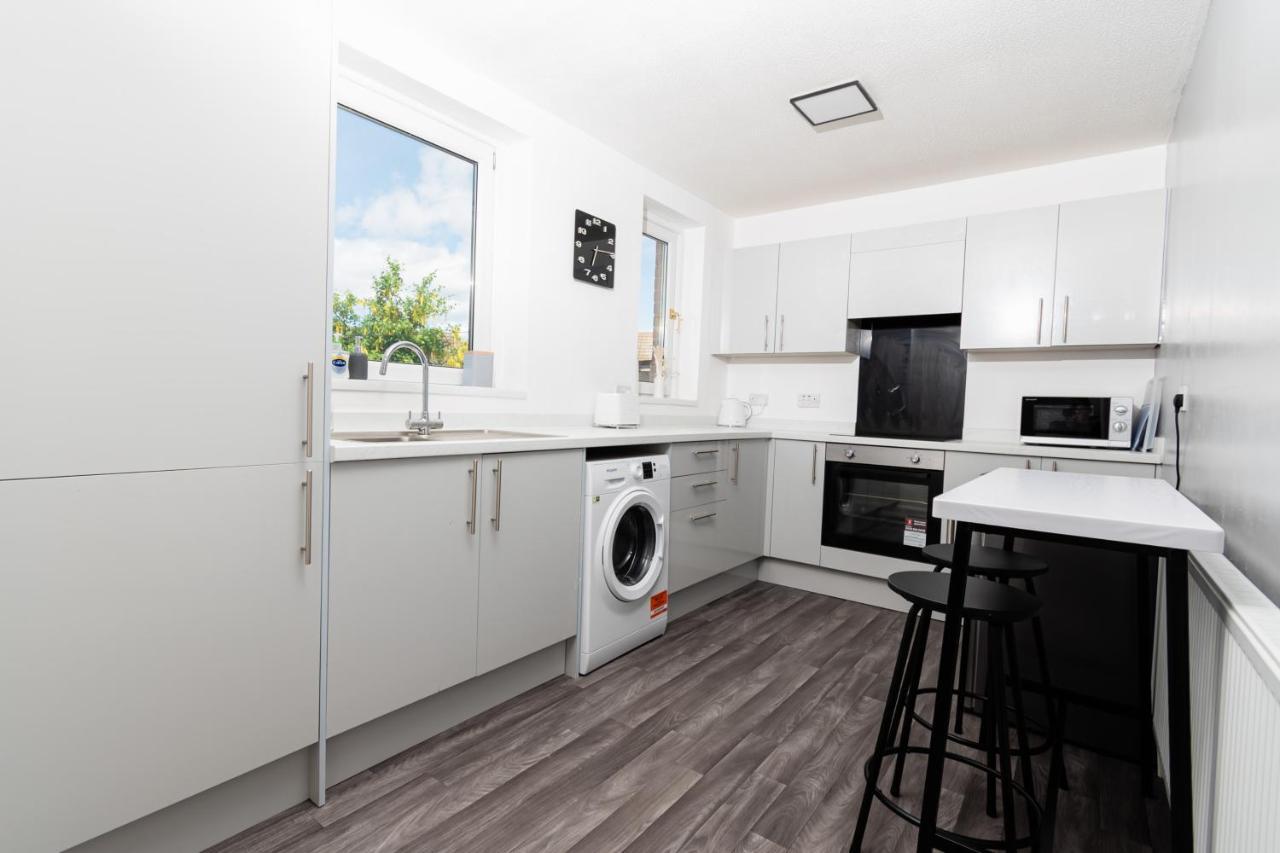 Greenbourne - 4 Bedrooms Sleeps 8 Free Parking Gateshead Exterior photo