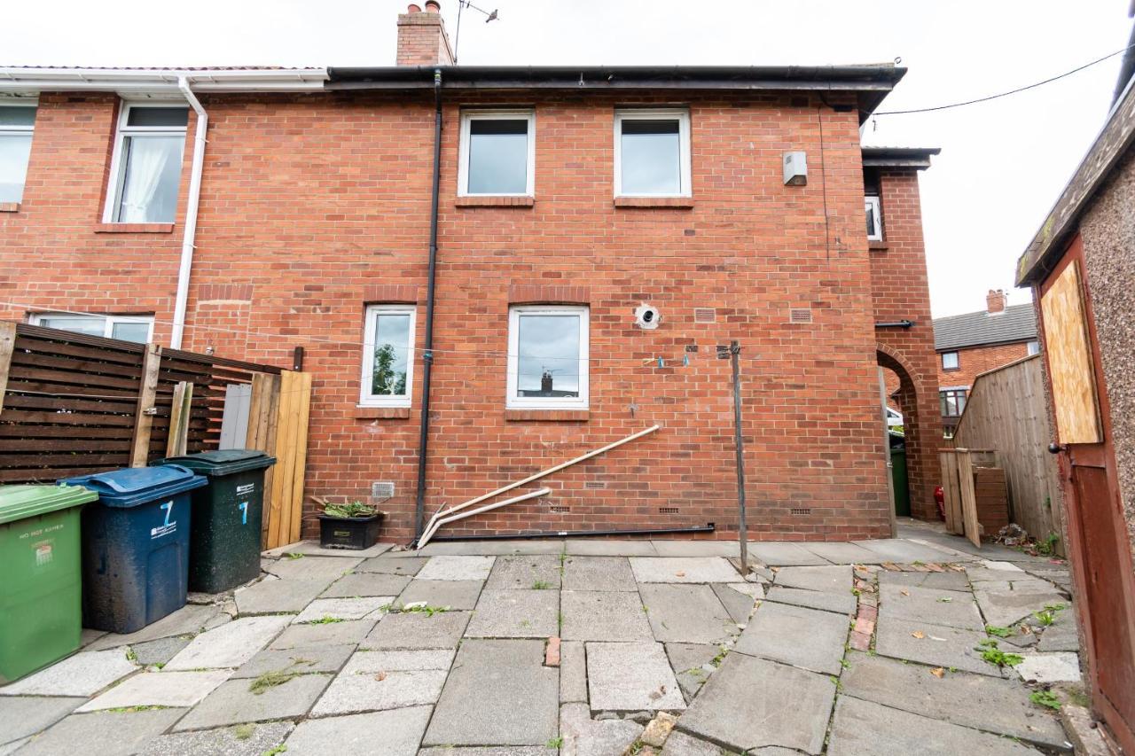 Greenbourne - 4 Bedrooms Sleeps 8 Free Parking Gateshead Exterior photo