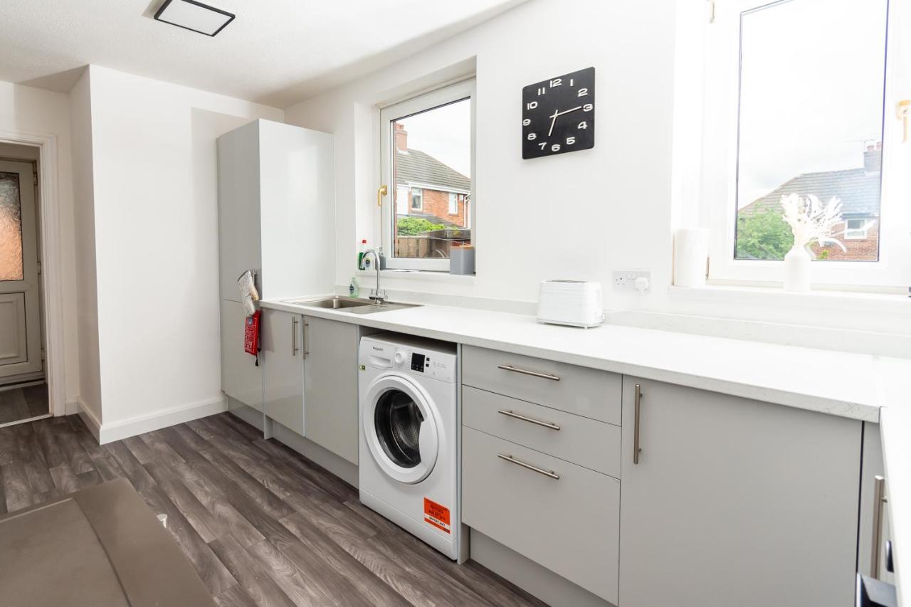 Greenbourne - 4 Bedrooms Sleeps 8 Free Parking Gateshead Exterior photo