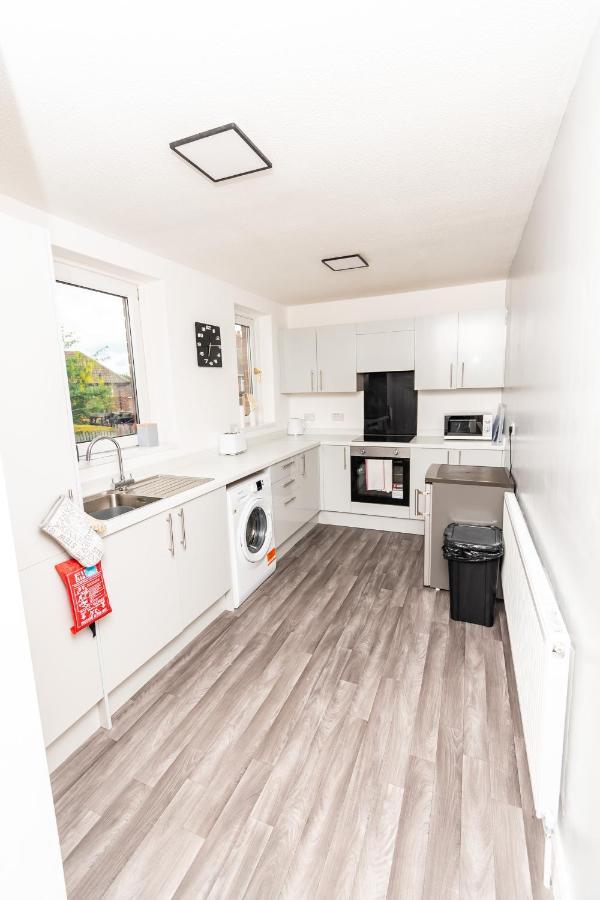 Greenbourne - 4 Bedrooms Sleeps 8 Free Parking Gateshead Exterior photo
