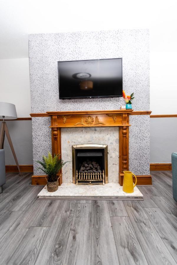 Greenbourne - 4 Bedrooms Sleeps 8 Free Parking Gateshead Exterior photo